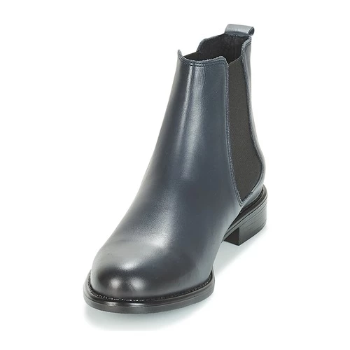 Betty London - NORA Marine 3 Betty London - NORA Marine – Image 3